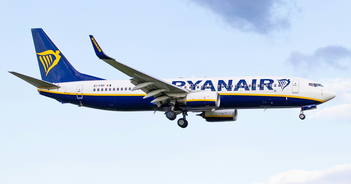 Ryanair: Συγκλονίζει η σύζυγος επιβάτη που κρεμόταν από το παράθυρο - «Αν πεθάνουμε, θα πεθάνουμε μαζί»