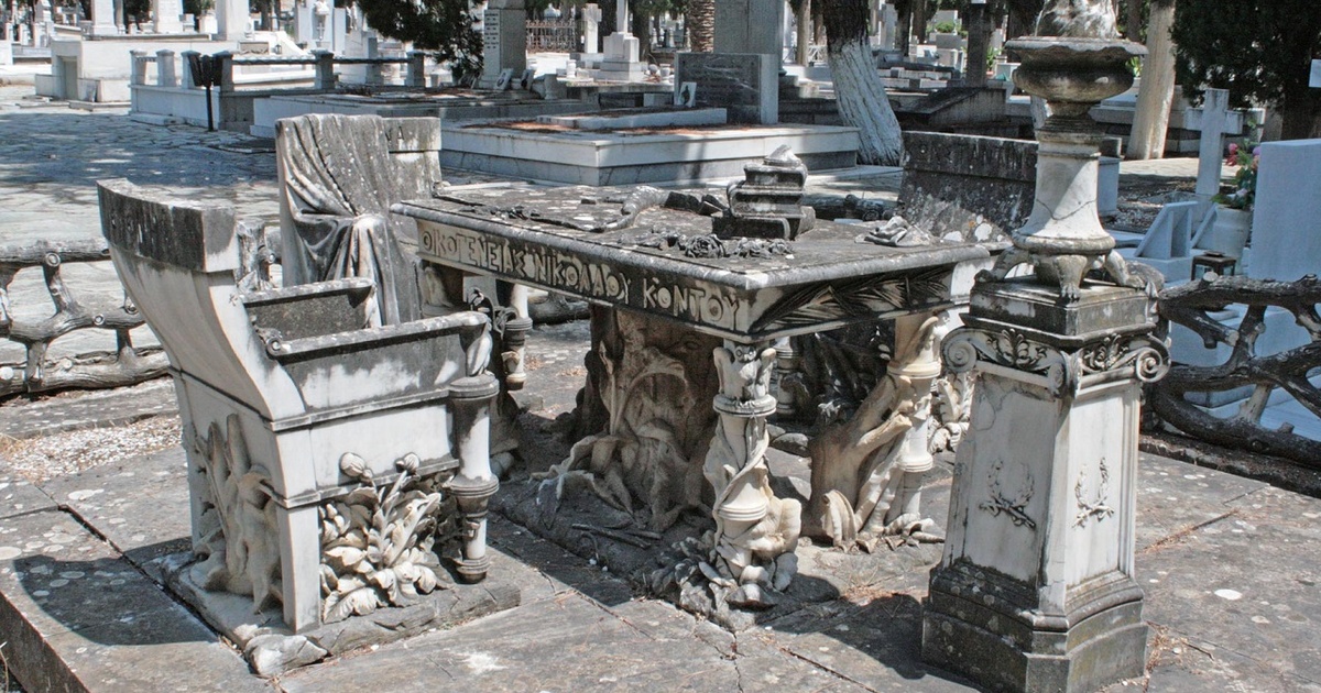 Το τελευταίο δείπνο της οικογένειας Κοντού - Ο ανατριχιαστικός τάφος «τραπεζαρία» του Βόλου