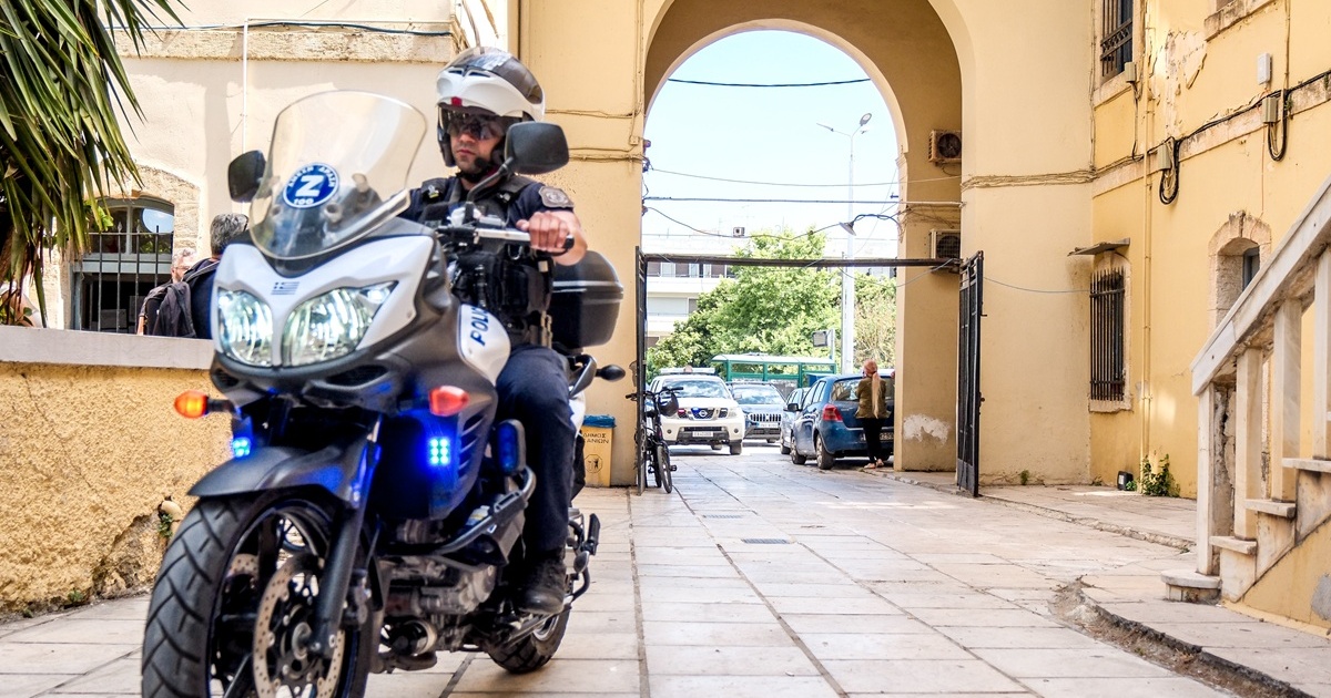 Νεκροψίες και «εξυπηρετήσεις» στα Χανιά: Προθεσμία στον ιατροδικαστή που αλλοίωνε αποτελέσματα εξετάσεων