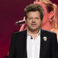 Ο Λάκης, ο ψηφιακός βοηθός γραφείου τελετών