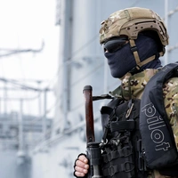 Μέλος των ρουμανικών ειδικών δυνάμεων σε άσκηση του ΝΑΤΟ