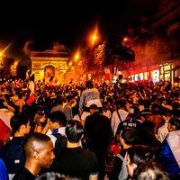 Οι γάλλοι πανηγυρίζουν για το Μουντιάλ