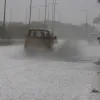 Αμάξι σε καταιγίδα
