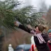 Διαγωνισμός ρίψης χριστουγεννιάτικου δέντρου