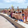 Τουρίστες σε παραλία της Μαγιόρκα