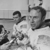 Ο διοικητής του Apollo 13, James A. Lovell Jr., απεικονίζεται κατά τη διάρκεια συνέντευξης Τύπου πριν από την εκτόξευση του διαστημοπλοίου για το άτυχο ταξίδι του στη Σελήνη, στις 11 Απριλίου 1970. (Φωτογραφία AP, Αρχείο)