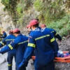 Σε σοβαρή κατάσταση 50χρονη από πτώση βράχου στη Λευκάδα