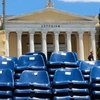 Απομάκρυνση των καθισμάτων μπροστά από το Ζάππειο, μετά την ακύρωση του Φεστιβάλ Ολυμπίων