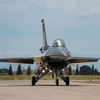 F16