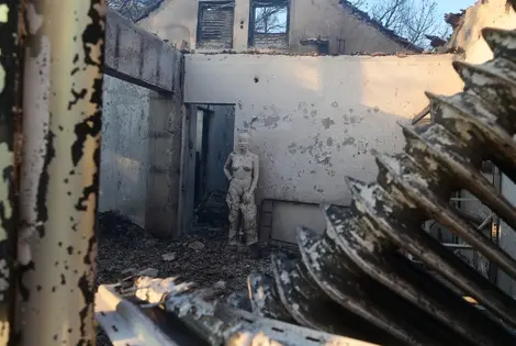 καμενο σπιτι στη φωτια της αττικης