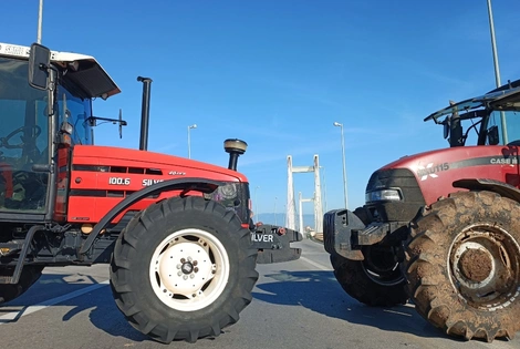 Αγρότες - Τρακτέρ