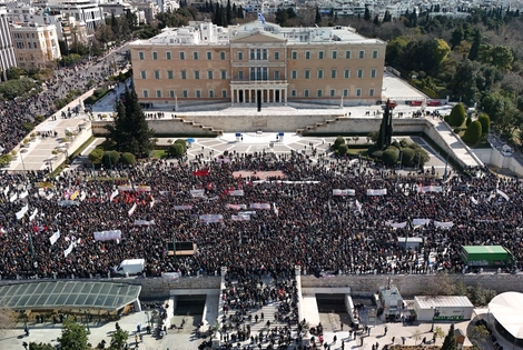 Σύνταγμα - Τέμπη