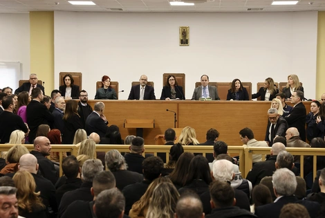 Τέμπη δίκη αίθουσα