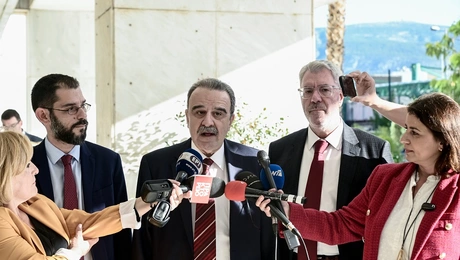 dikigoroi-toyloypaki