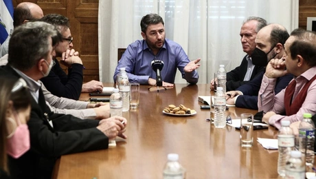 androylakis - synantisi me panellinia omospondia theamatos - akroamatos