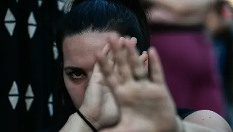 emfyli via endooikogeneiaki