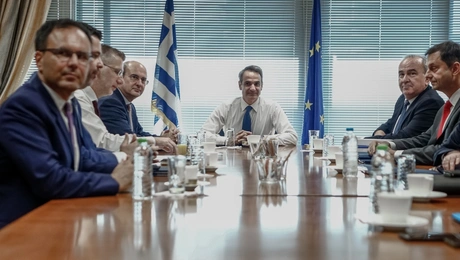 mitsotakis-oikonomikwn