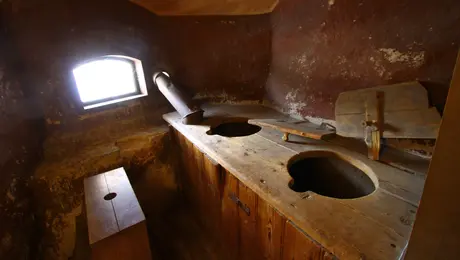 Τουαλέτες σε μεσαιωνικό κάστρο.