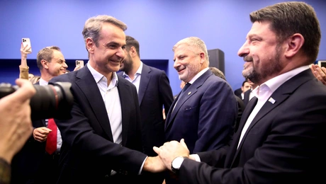 Κυριάκος Μητσοτάκης και Νίκος Χαρδαλιάς