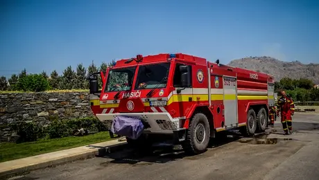 roumanoi pirosvestes