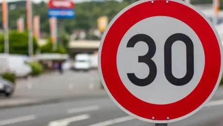 πινακίδα ορίου ταχύτητας