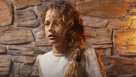 Η Έλλη Τρίγγου ως «Θεοφανώ» στη σειρά «Η Μάγισσα»