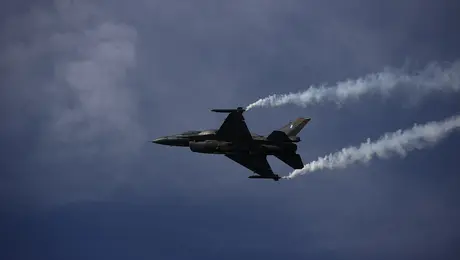 Μαχητικά αεροσκάφη στη μαθητική παρέλαση