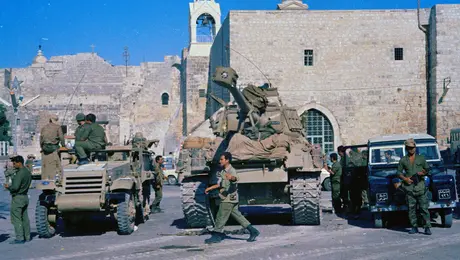 Ισραηλινά τανκς φτάνουν μέχρι τη Βηθλεέμ.