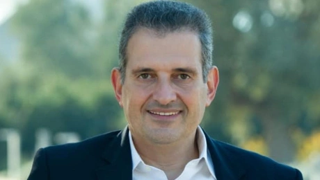 Δημήτρης Καρνάβος