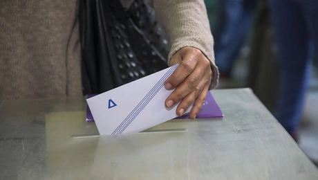 Η στιγμή της ψήφου στις δημοτικές εκλογές