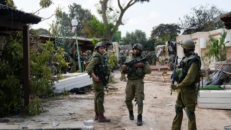 israilinoi stratiotes