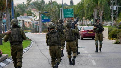 israilinoi stratiotes