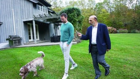 Ο Στέφανος Κασσελάκης στο σπίτι του στη Νέα Υόρκη