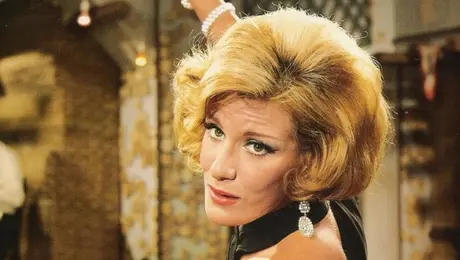 Η Μαίρη Χρονοπούλου στην ταινία «Μία Κυρία στα Μπουζούκια»