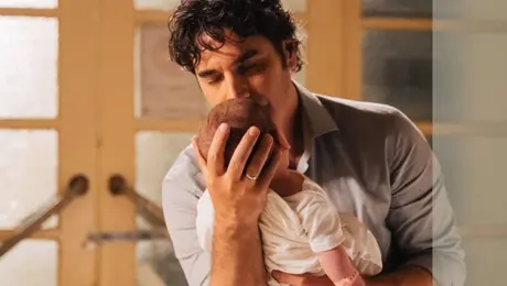 Ο Χριστόφορος Παπακαλιάτης ως Ορέστης στο «Maestro»