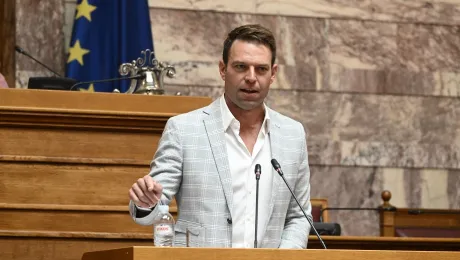 Ο Στέφανος Κασσελάκης σε ομιλία στη Βουλή