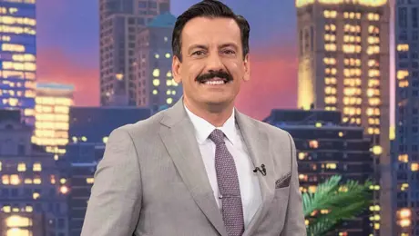 Ο Θάνος Κιούσης καλεσμένος στην εκπομπή «The 2Night Show»