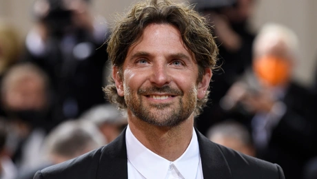 Ο Bradley Cooper σε γκαλά στο Metropolitan Museum of Art's