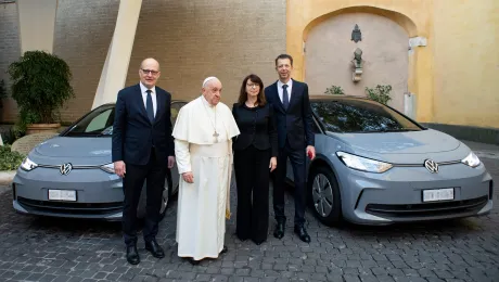 Η Volkswagen παρέδωσε τα πρώτα ηλεκτρικά ID.3 στο Βατικανό