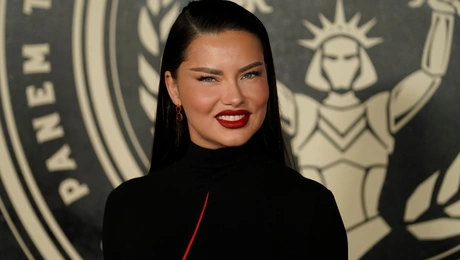 Η Αντριάνα Λίμα στην πρεμιέρα του «The Hunger Games: The Ballad of Songbirds & Snakes»