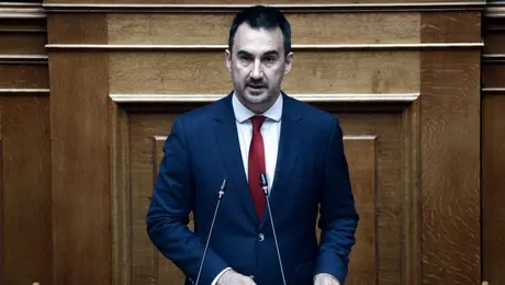 Αλέξης Χαρίτσης στη Βουλή