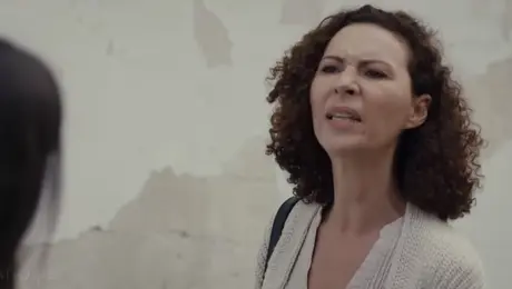 Η Γη της Ελιάς - Η Αρετή σε σκηνή της σειράς