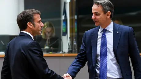 Ο Κυριάκος Μητσοτάκης και ο Εμάνουελ Μακρόν