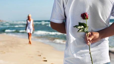 Ζευγάρι στην παραλία