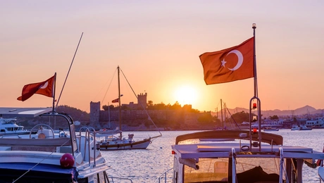 ploia alikarnasos.jpg