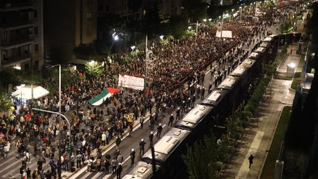 Πανοραμική εικόνα από την πορεία για το Πολυτεχνείο