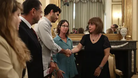 sakkelaropoulou-suggeneis-agnooumenon