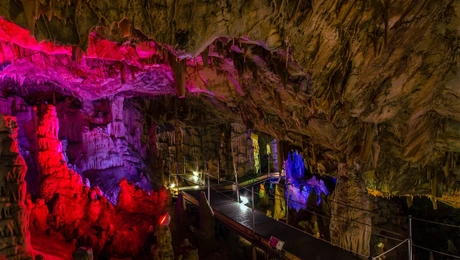 Σπήλαιο Σφενδόνη