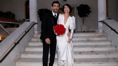Ο Νίκος Κουρής και η Έλενα Τοπαλίδου στον γάμο τους