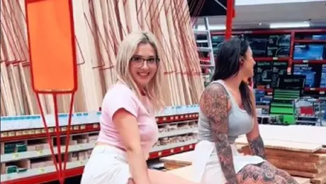 Στιγμή από το «ροζ» βίντεο